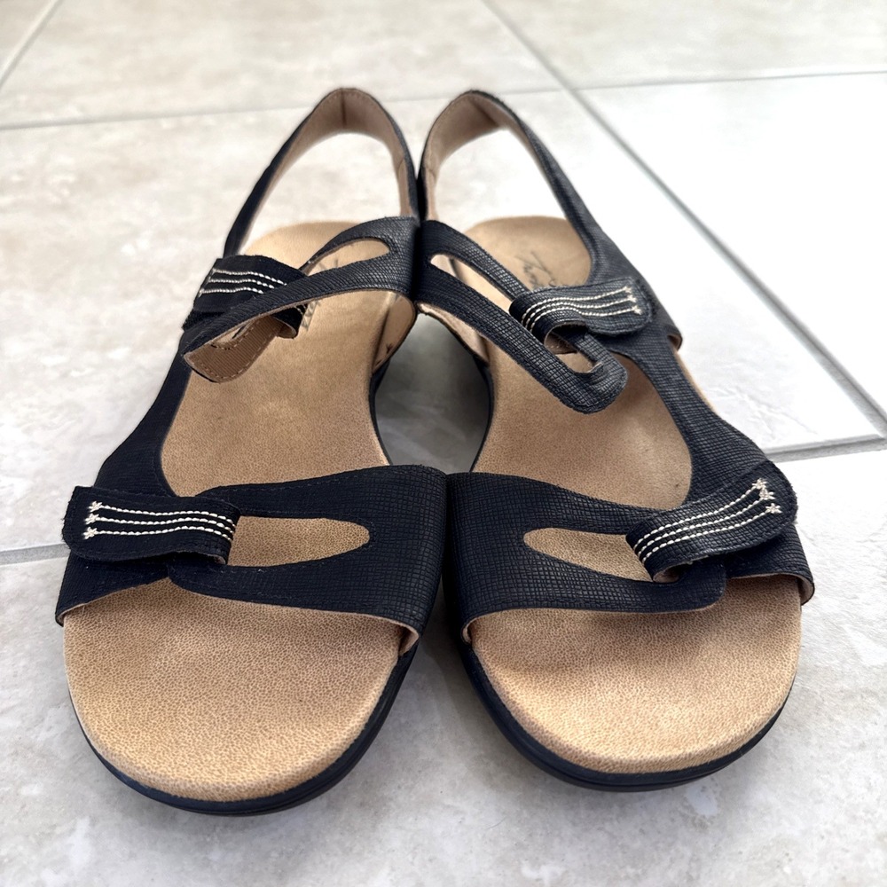 NWOT Trotters Katarina Sandal Black Nubuck‎ SYNTHETIC Comfort Casual Sz 9.5W